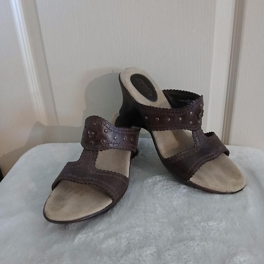 Vintage Y2K Dunes Brown Studded Floral Leather Wedge Mules 7.5 Boho Granola
